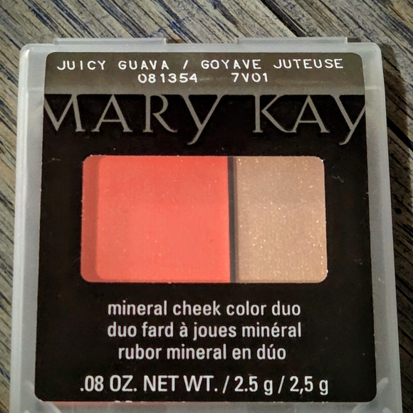 Dual-Tone Blush Palette - Coral and Nude - Picture 6 of 6